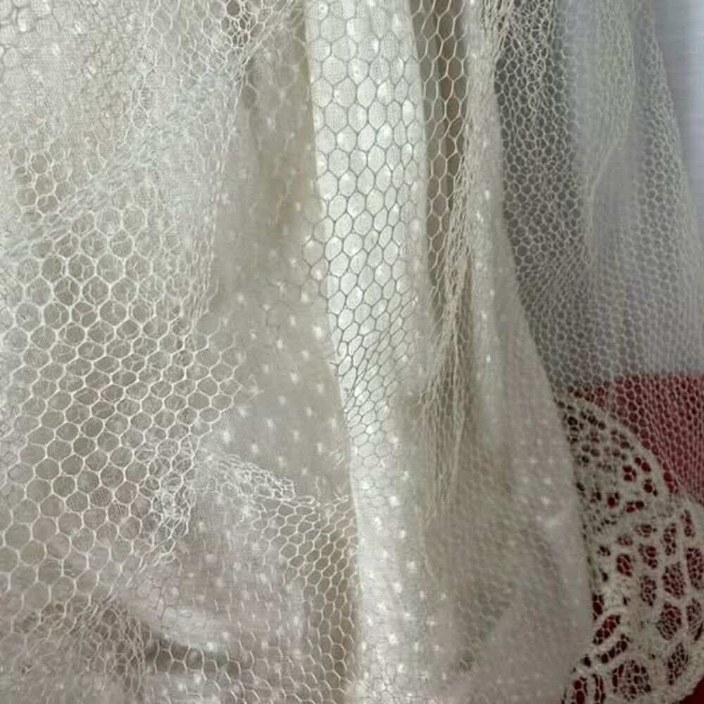 Vintage Bride Doll in White Lace Gown 1950s - Picture 5 of 10